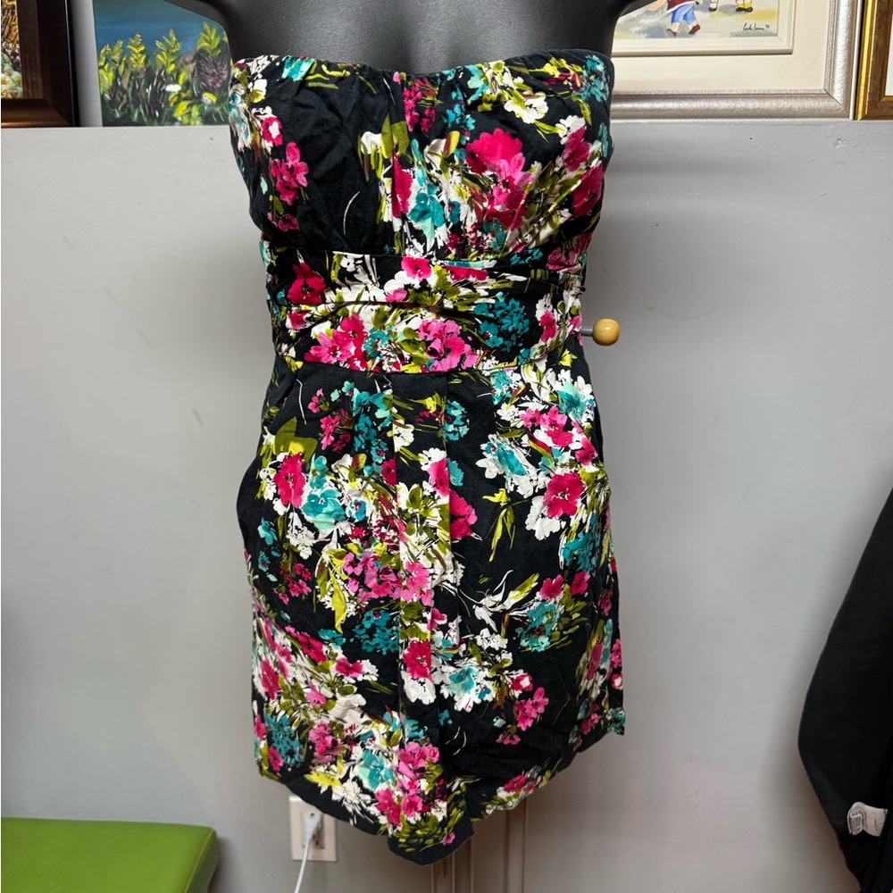 Beautiful Strapless cotton Dress with Floral Print and pockets